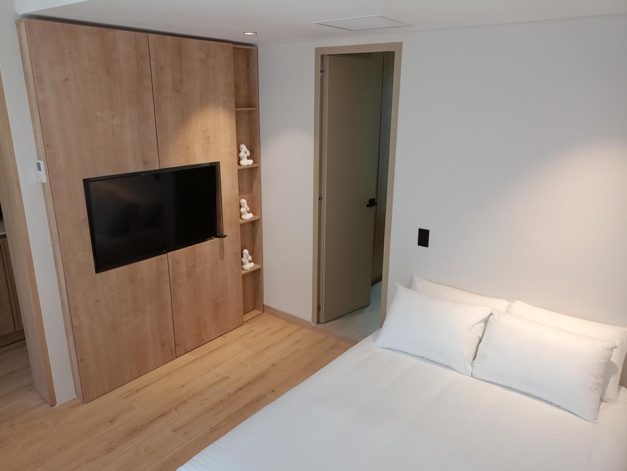 Casa Tokyo Manila By Xcay Home ميديلين المظهر الخارجي الصورة