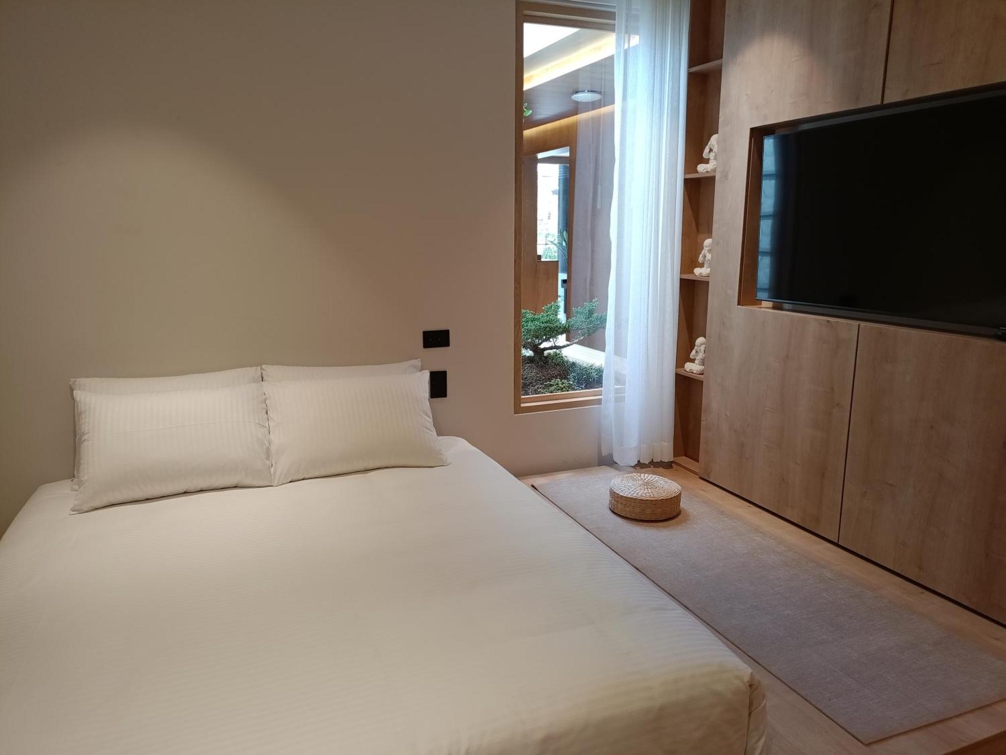 Casa Tokyo Manila By Xcay Home ميديلين المظهر الخارجي الصورة